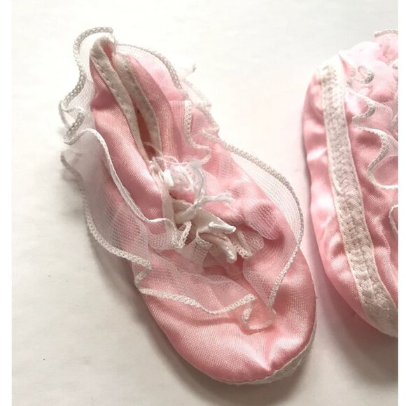 Vintage Pair Fancy Feet Booties Shoes Pink and White Ruffle Lace Newborn 0-12 mo - Picture 2 of 5